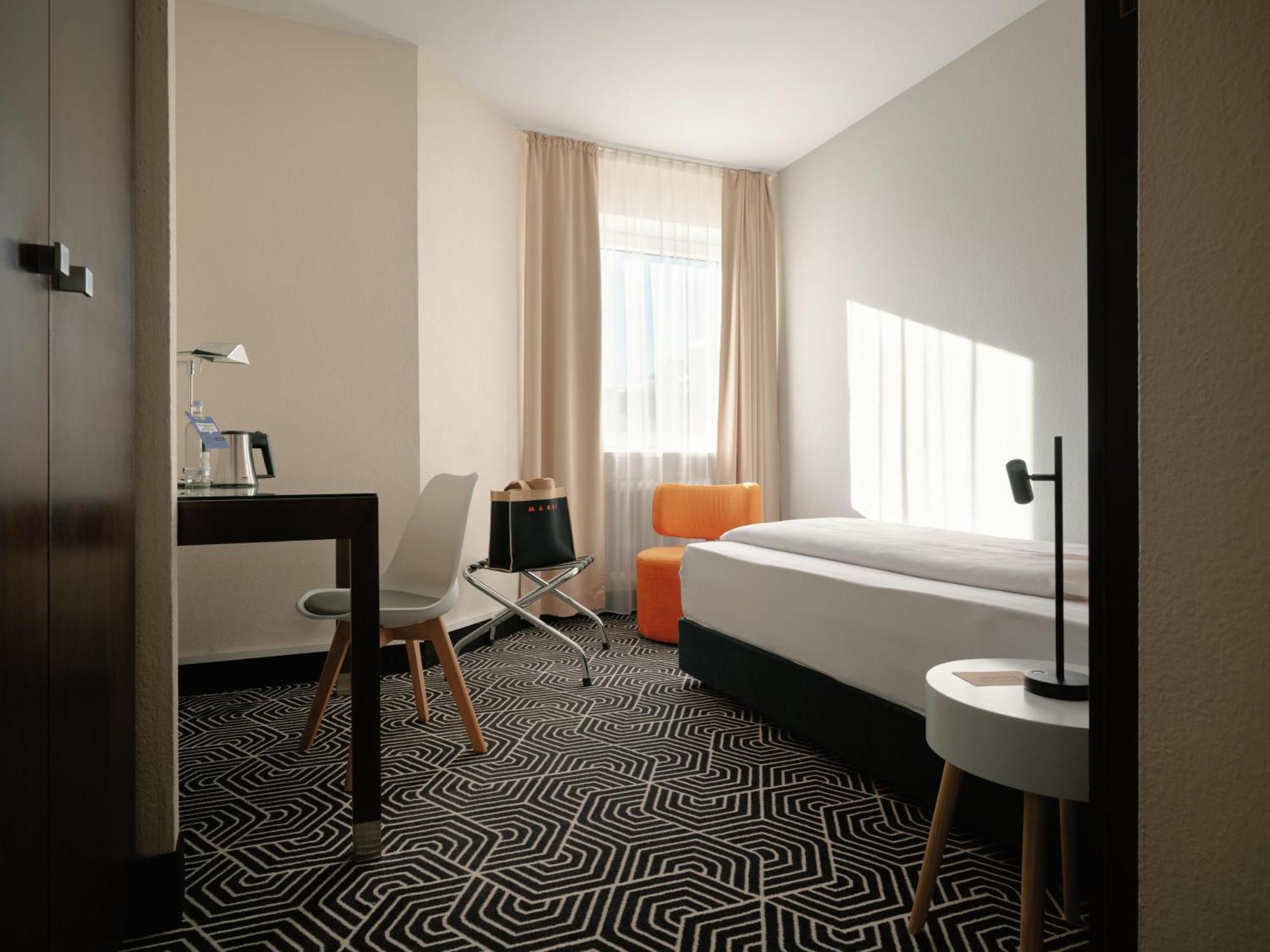 Flemings Hotel Muenchen-Schwabing — Photos 1